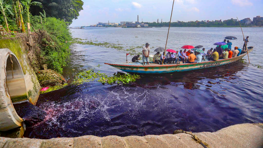 বুড়িগঙ্গার ‘ভরা যৌবনেও বিষ’