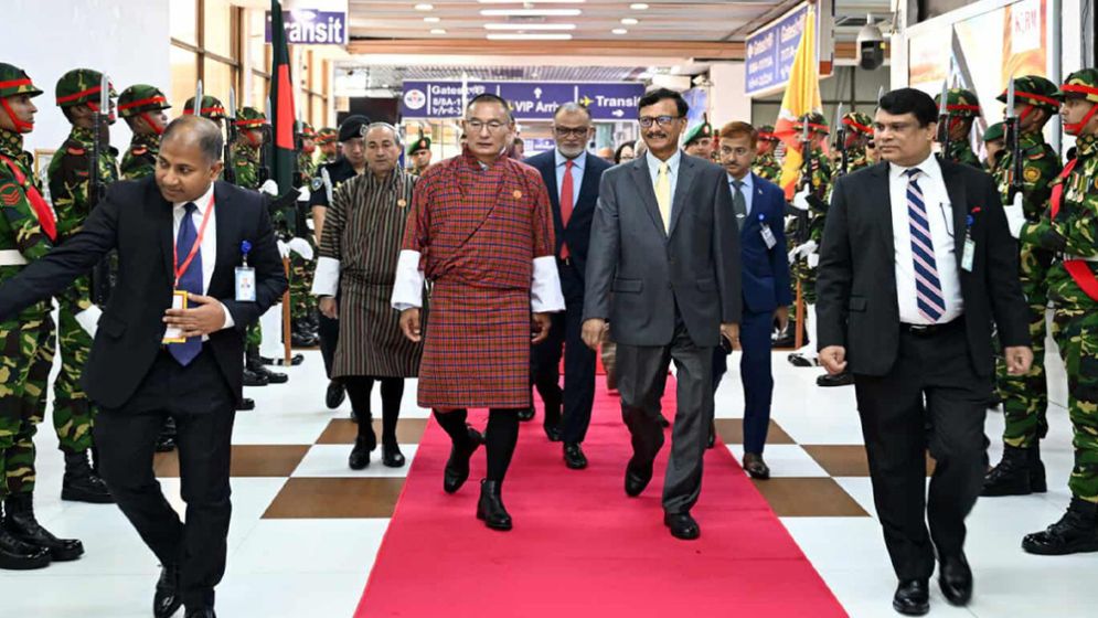 ঢাকা ছাড়লেন ভুটানের প্রধানমন্ত্রী শেরিং তোবগে
