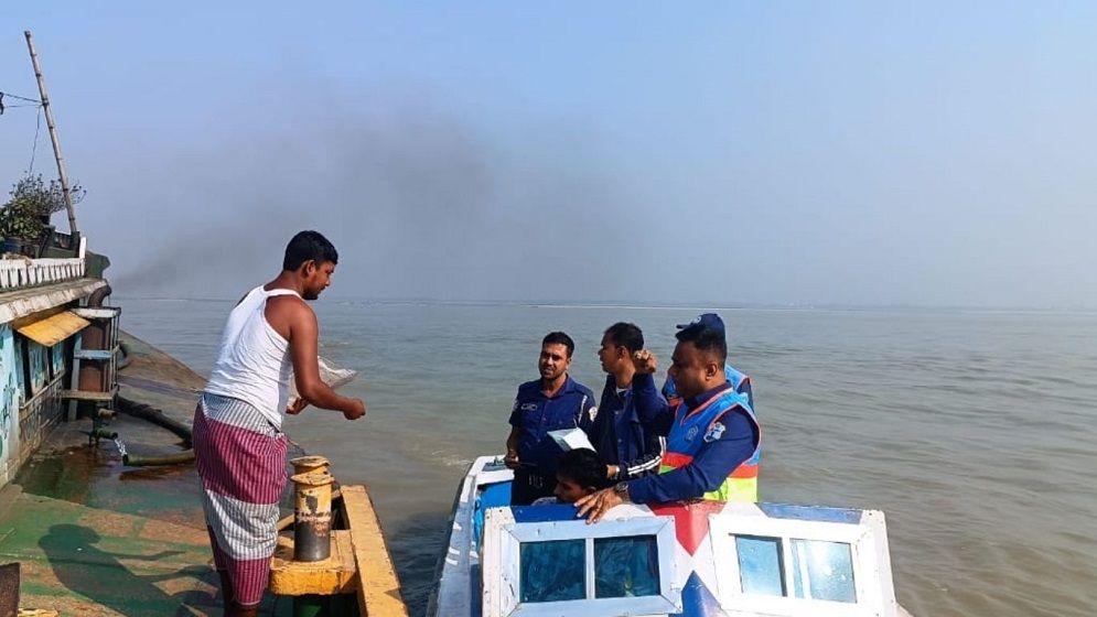 নৌ পুলিশের ৭ দিনের অভিযানে আটক ২৮৬