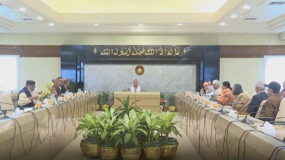 উপদেষ্টা পরিষদের বিশেষ সভায় খালেদা জিয়ার জন্য দোয়া