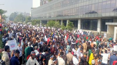 সারা দেশে মোবাইলের দোকান বন্ধ, বিটিআরসি ঘেরাওয়ের হুঁশিয়ারি