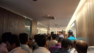 সচিবালয়ে ৬ ঘণ্টা ধরে অবরুদ্ধ অর্থ উপদেষ্টা