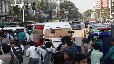 ওসমান হাদিকে বিমানবন্দরে নেওয়া হয়েছে