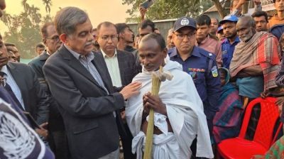 দিপু চন্দ্র দাসের পরিবারের সঙ্গে সাক্ষাৎ করলেন শিক্ষা উপদেষ্টা