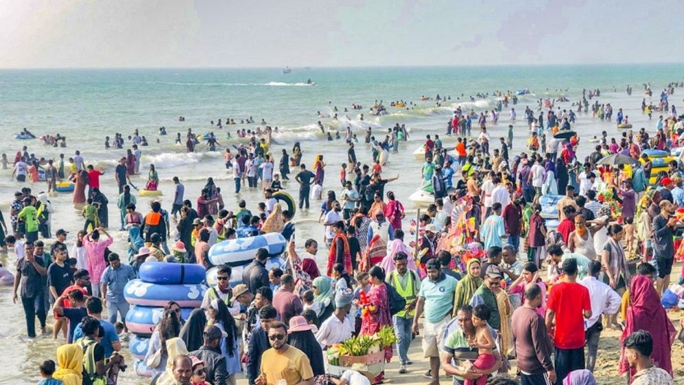 ডিসেম্বরের শেষ সপ্তাহে কক্সবাজারে পর্যটকের জোয়ার