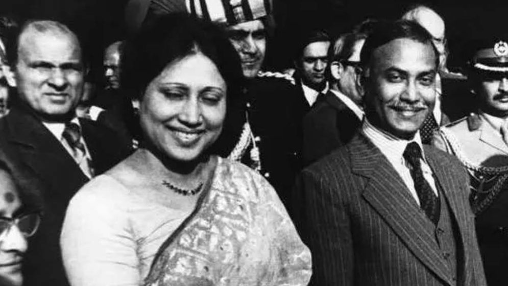 যে ওভারকোট জিয়া পরিবারের আর কখনো ফেরত দেওয়া হয়নি