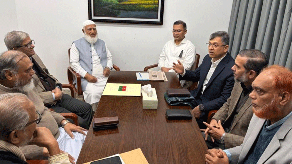 রাজনীতিতে স্বস্তির হাওয়া