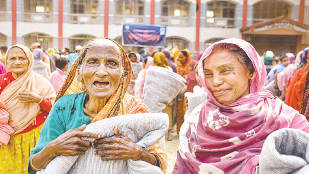 ‘আজ রাতে কম্বলে একা ঘুমাব’