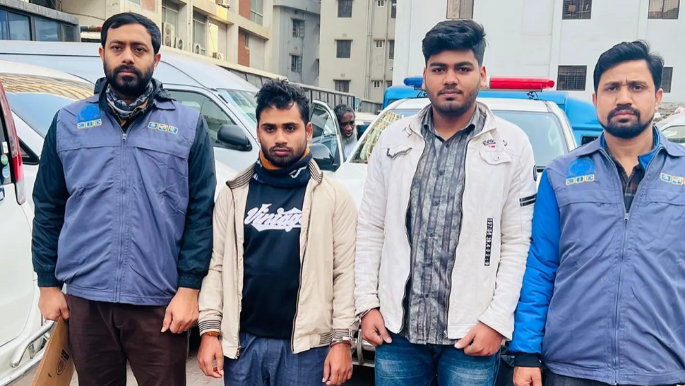 বিদেশি ওয়েবসাইট ক্লোন করে প্রতারণা, গ্রেপ্তার ২