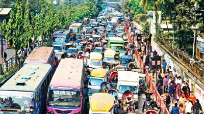 সাত কলেজ শিক্ষার্থীদের অবরোধে স্থবির রাজধানী, ভোগান্তিতে মানুষ
