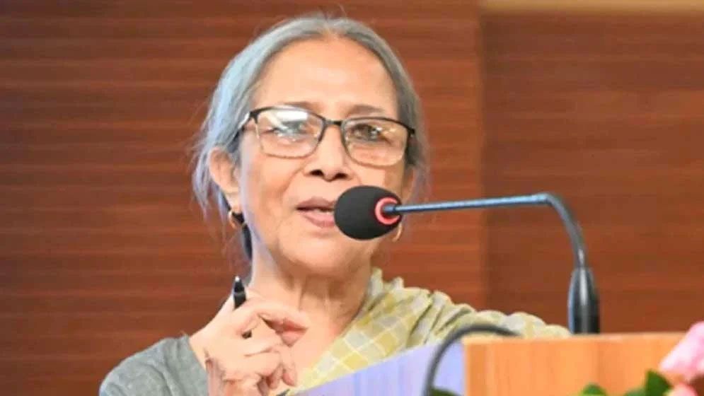 তরুণদের ওপর ডিগ্রি অর্জনের চেয়ে সমাজ পরিবর্তনের দায়িত্ব বেশি