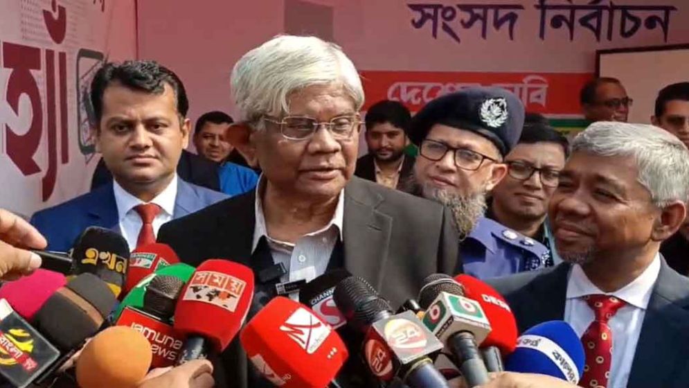 রিজার্ভ ১৮ বিলিয়ন থেকে ৩২ বিলিয়নে উন্নীত করা হয়েছে: অর্থ উপদেষ্টা