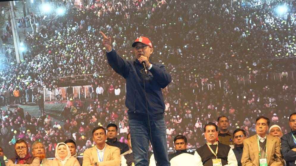 সাত জেলায় নির্বাচনী জনসভা, ভোরে ঢাকায় ফিরলেন তারেক রহমান