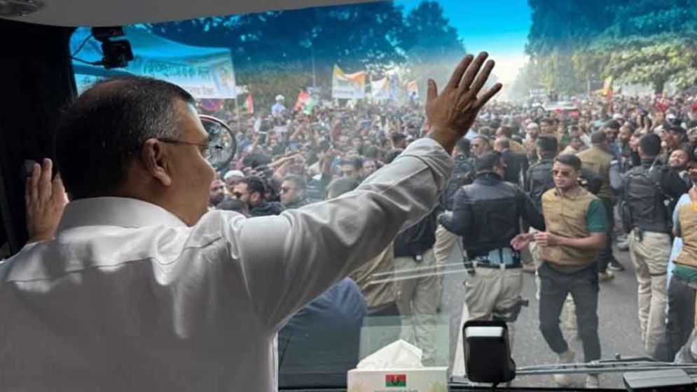 ময়মনসিংহ পৌঁছেছেন তারেক রহমান