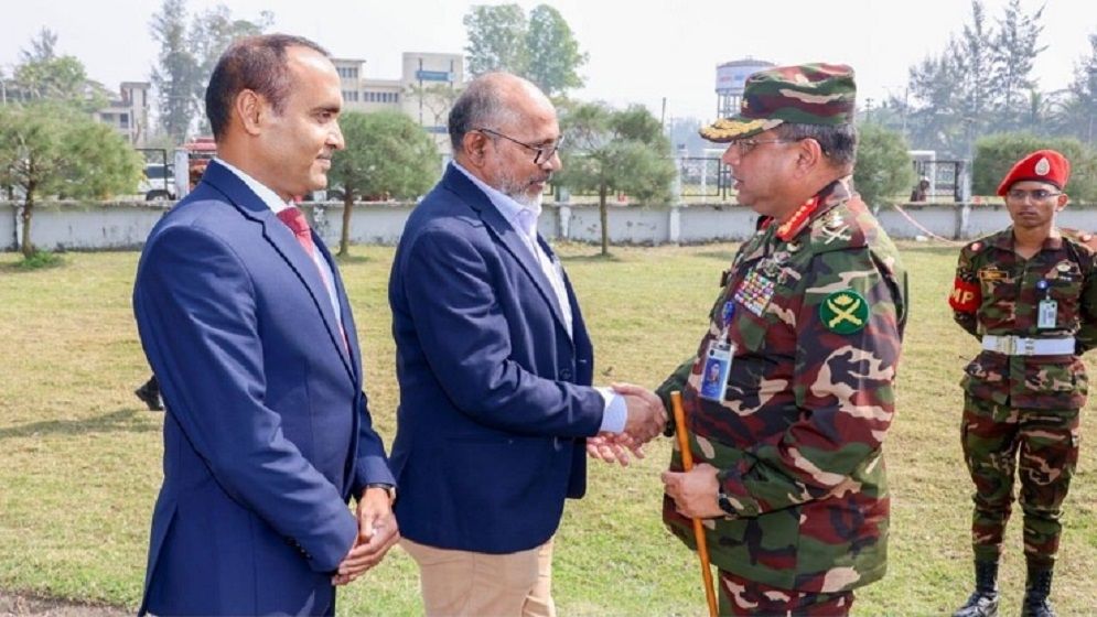 নির্বাচন ও গণভোট উপলক্ষ্যে পটুয়াখালী-খুলনা পরিদর্শনে সেনাবাহিনী প্রধান
