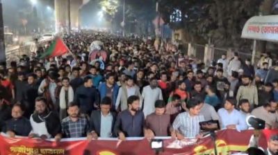 গাজীপুরে নারী হত্যার প্রতিবাদে ঢাবি শিবিরের বিক্ষোভ মিছিল