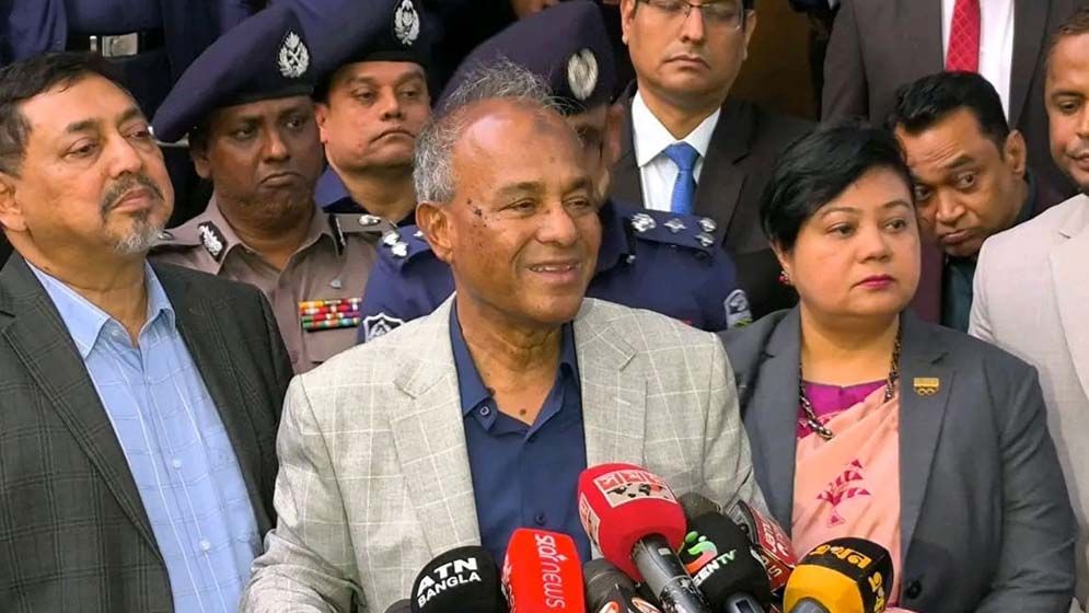 এবার কেন্দ্র দখল হলে কেউ ছাড় পাবে না: স্বরাষ্ট্র উপদেষ্টা