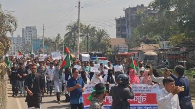 আড়াই ঘণ্টা পর তেজগাঁওয়ের সাতরাস্তা ছেড়েছেন শিক্ষার্থীরা