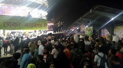 ভোট দিতে বাড়ি ফেরার ঢল, সদরঘাটে ঈদের মতো ভিড়