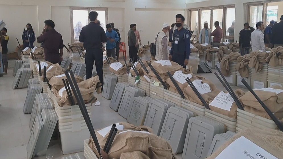 ব্রাহ্মণবাড়িয়ায় নির্বাচনি সরঞ্জাম বিতরণ শুরু