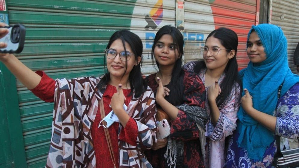 ‘মানুষ যেন না ভাবে পরিবর্তন বৃথা গেছে’, ভোট দিয়ে যা বললেন ‘জেন-জি’ ভোটাররা