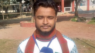 ‘প্রথম প্রেমের মতো অনুভূতি পাচ্ছি’- জীবনের প্রথম ভোটে তরুণ ভোটার