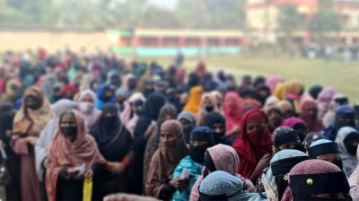 নোয়াখালীতে নারী ভোটারদের উপচে পড়া ভিড়