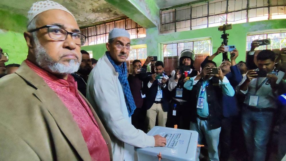 ভোট দিলেন বিএনপি নেতা এ্যানি
