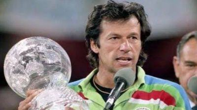 ইমরান খানকে সুচিকিৎসা দিতে পাকিস্তানের প্রধানমন্ত্রীকে ১৪ অধিনায়কের খোলা চিঠি