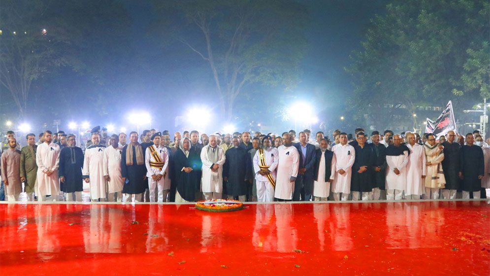 ভাষা শহীদদের প্রতি প্রধান বিচারপতির শ্রদ্ধা