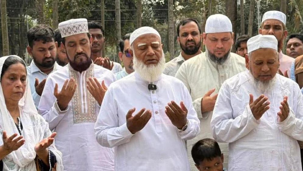পিলখানা হত্যাকাণ্ডে শহীদদের কবর জিয়ারত জামায়াত আমিরের