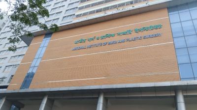পুরান ঢাকায় এসির গ্যাস সিলিন্ডার বিষ্ফোরণ, একই পরিবারের তিনজন দগ্ধ