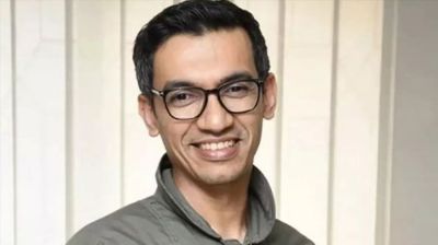 উড়ন্ত আশিক কি ইউনূসের মার্কেটিং ম্যানেজার?