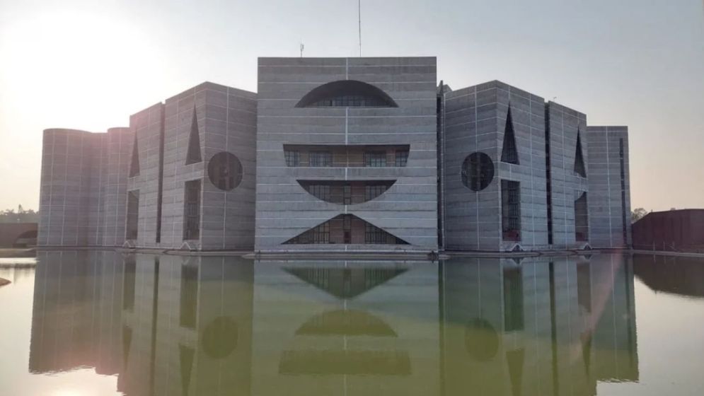 যাত্রা করছে অনেক চমকের সংসদ