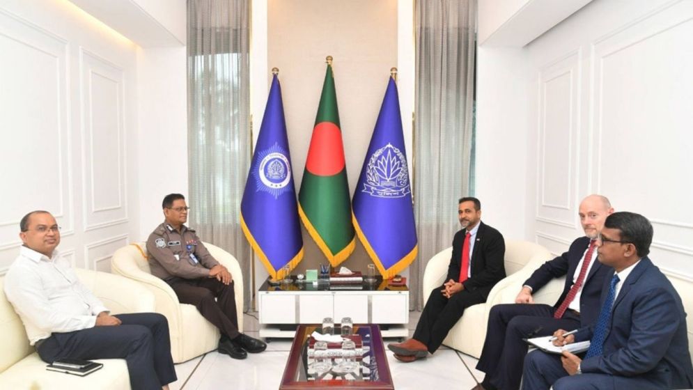 আইজিপির সঙ্গে এফবিআই প্রতিনিধিদলের সাক্ষাৎ