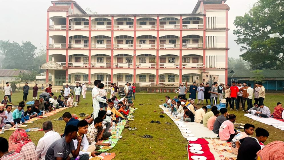 ঘাটাইলের সাইটেশলায় এসএসসি শিক্ষার্থীদের আয়োজনে ইফতার মাহফিল