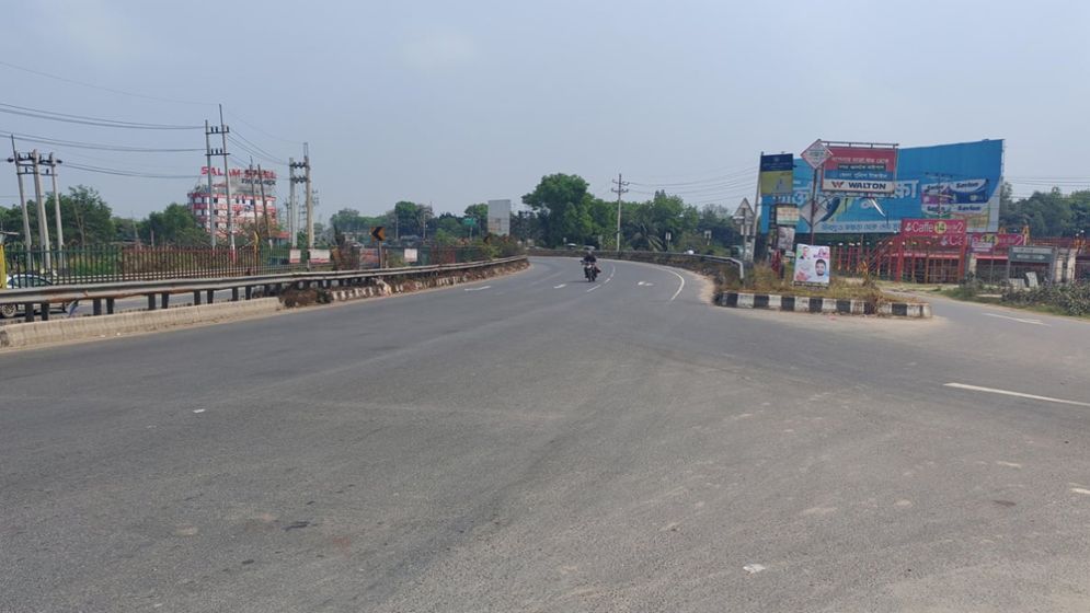 ঢাকা-টাঙ্গাইল মহাসড়কে ফিরেছে গতি, নেই যানজট