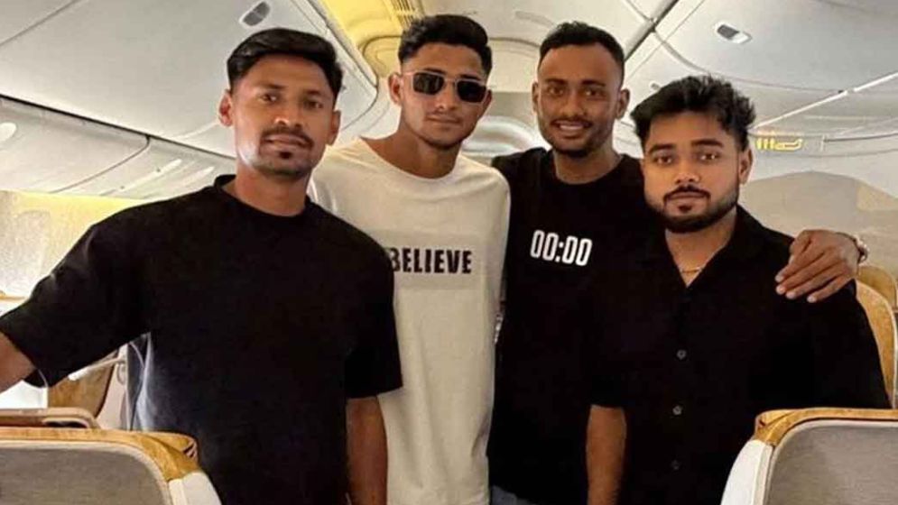পিএসএল খেলতে দেশ ছাড়লেন মোস্তাফিজসহ চার ক্রিকেটার