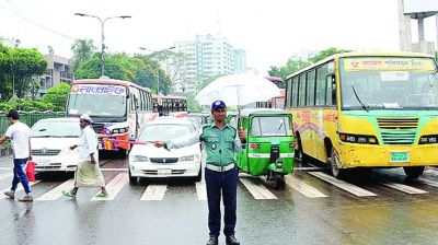 ঢাকার ট্রাফিক ব্যবস্থাপনা ঢেলে সাজানোর উদ্যোগ নিয়েছে সরকার