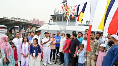 স্বাধীনতা দিবসে নৌবাহিনীর বর্ণিল আয়োজন, উন্মুক্ত রাখা হয় যুদ্ধজাহাজ
