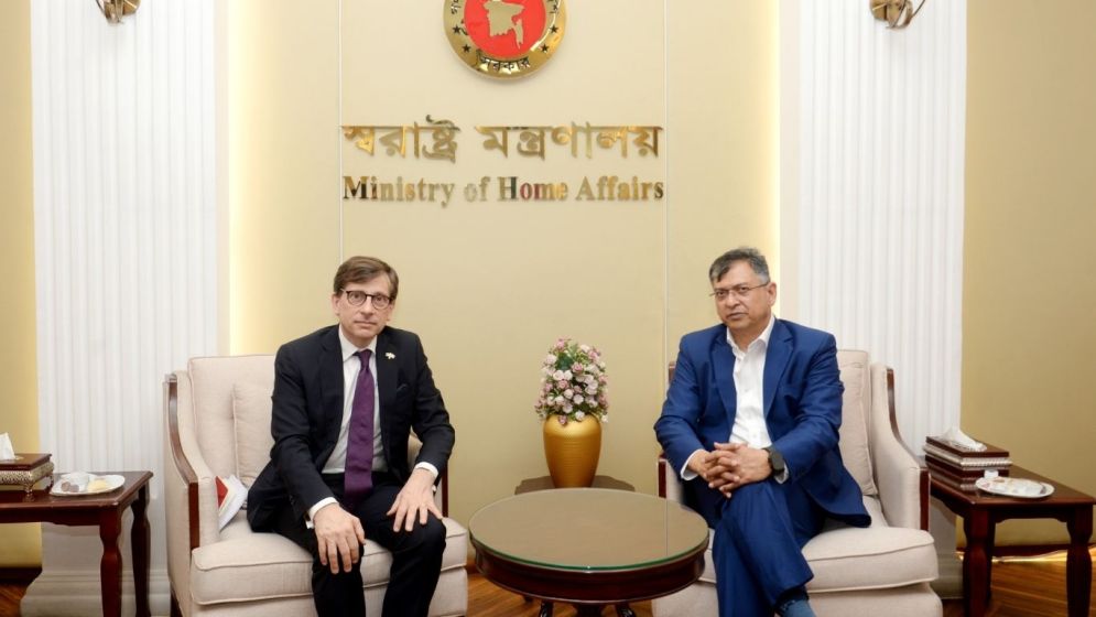 পুলিশের সংস্কার ও সক্ষমতা বৃদ্ধিতে ফ্রান্সের সহযোগিতা চাইলেন স্বরাষ্ট্রমন্ত্রী