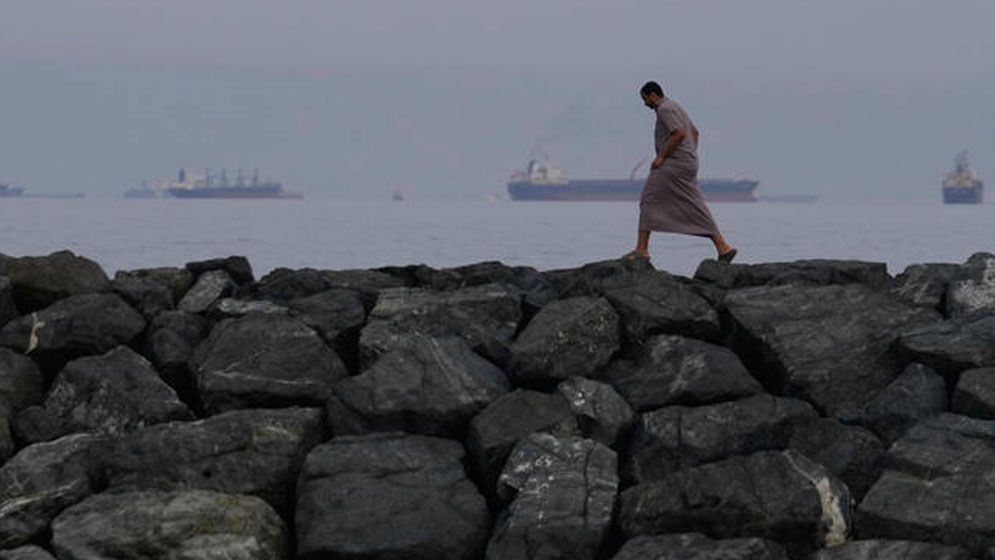 পারস্য উপসাগরে আটকা ২ হাজার ১৯০ বাণিজ্যিক জাহাজ