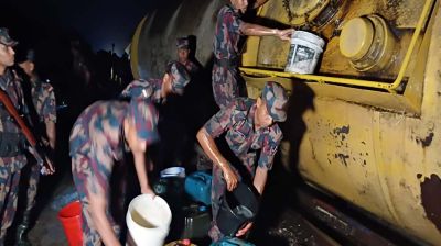 মাধবপুরে তেলবাহী ট্রেন লাইনচ্যুত, ১ হাজার লিটার ডিজেল উদ্ধার করেছে বিজিবি