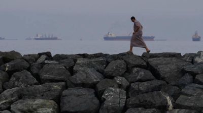পারস্য উপসাগরে আটকা ২ হাজার ১৯০ বাণিজ্যিক জাহাজ