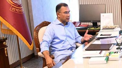 সচিবালয়ে কর্মব্যস্ত দিন কাটাচ্ছেন প্রধানমন্ত্রী