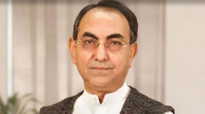 কথা বলছেন মির্জা আব্বাস, সিসিইউ থেকে কেবিনে স্থানান্তর