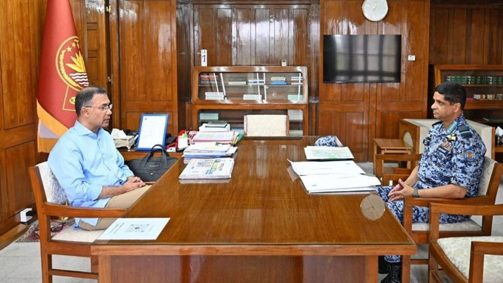 প্রধানমন্ত্রীর সঙ্গে বিমানবাহিনী প্রধানের সাক্ষাৎ