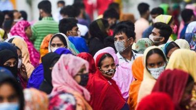 দেশের অর্থনীতি এখন নড়বড়ে