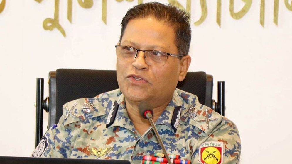 আইন জানা ও মেনে চলার মানসিকতা গড়ে তুলতে হবে: শিক্ষার্থীদের আইজিপি