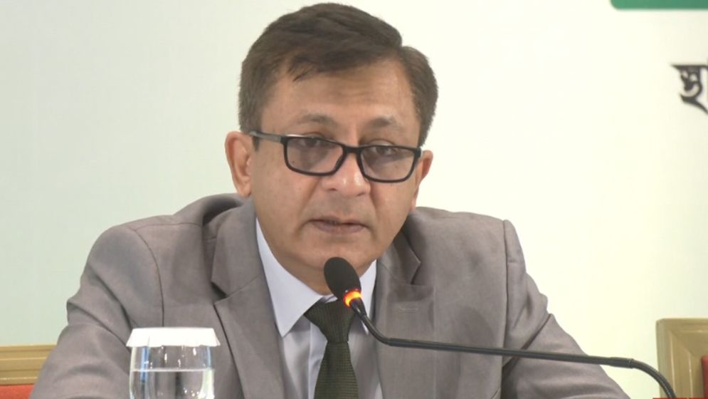 এলএনজি, অপরিশোধিত তেল দ্বিগুণ দামে কিনছে সরকার: বাণিজ্যমন্ত্রী